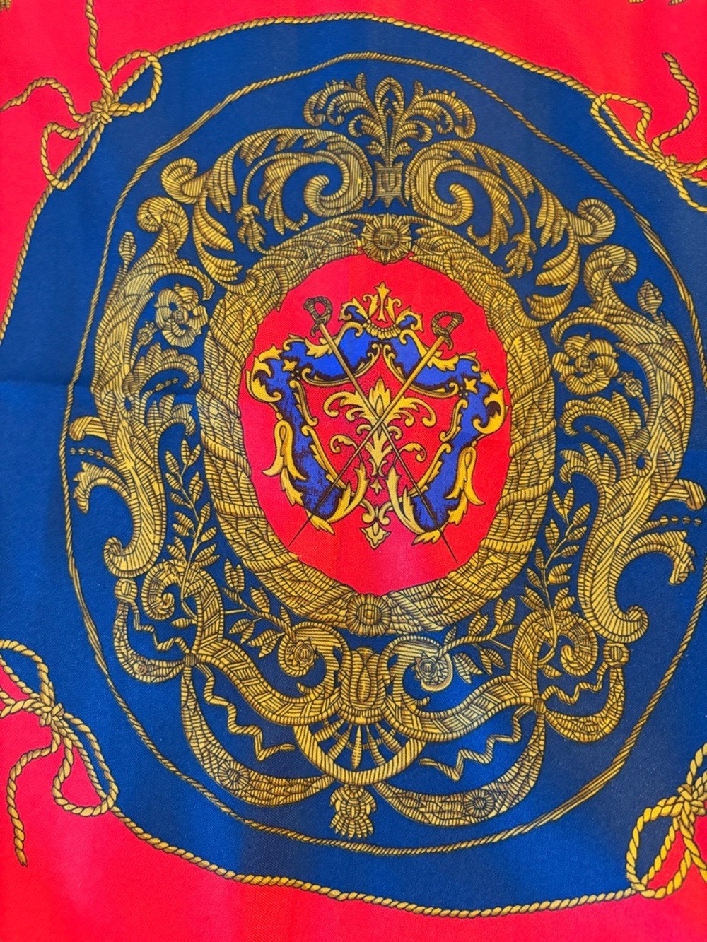🇫🇷Hermès Carré 90 Les Armes de Paris Silk Scarf 34” Vintage Multi ❤️ - Picture 8 of 14
